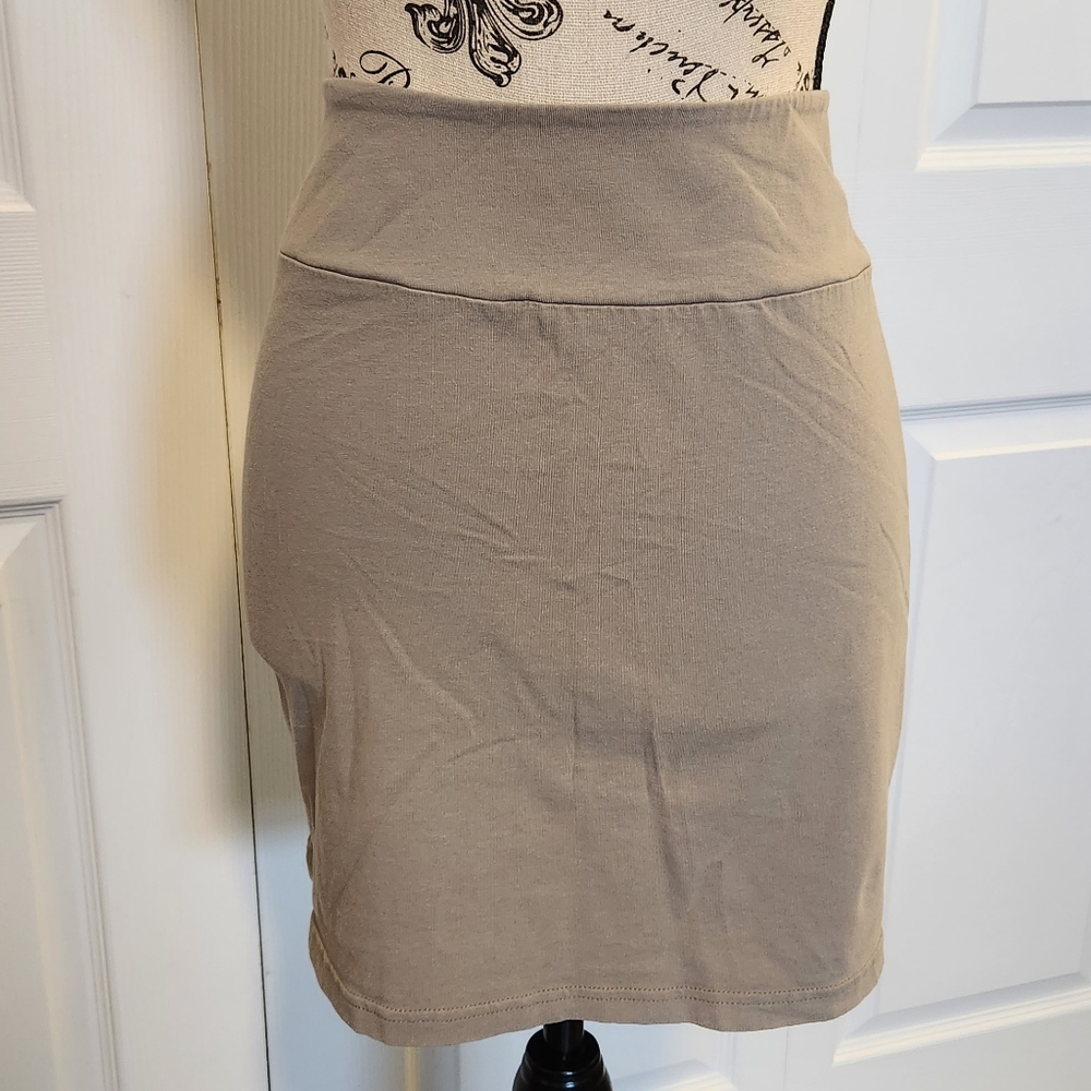 Old Navy light brown skirt size large